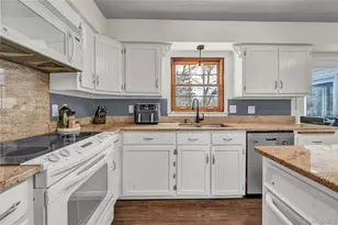 6 Eisenhower Ct, Hopewell Junction, NY 12533 - Photo 9