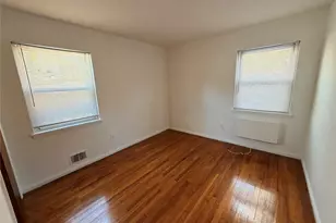 86 McLoughlin St, Glen Cove, NY 11542 - Photo 11