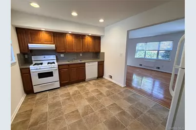 86 McLoughlin Street #B, Glen Cove, NY 11542 - Photo 5