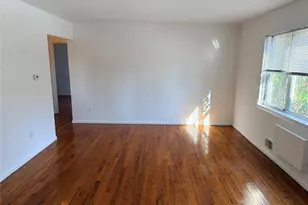 86 McLoughlin St, Glen Cove, NY 11542 - Photo 3