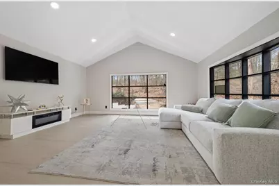 111 Mill River Road, Upper Brookville, NY 11771 - Photo 15