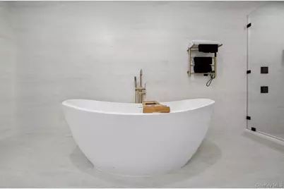 111 Mill River Road, Upper Brookville, NY 11771 - Photo 25