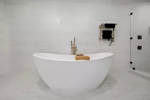 111 Mill River Rd, Upper Brookville, NY 11771 - Photo 25