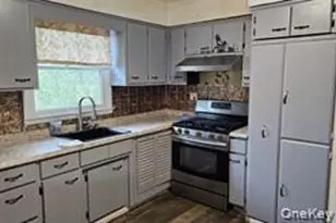 225 Monhagen Ave, Middletown, NY 10940 - Photo 5