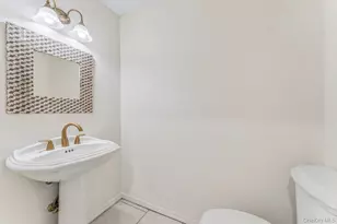 124 Foxwood Dr, Jericho, NY 11753 - Photo 7