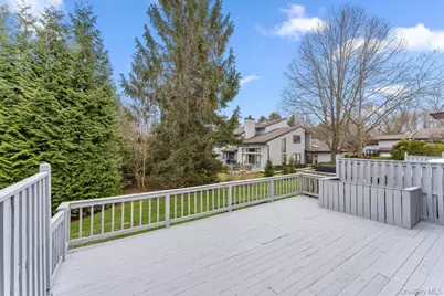 124 Foxwood Drive, Jericho, NY 11753 - Photo 27