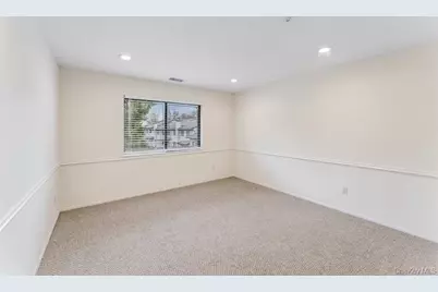 124 Foxwood Drive, Jericho, NY 11753 - Photo 19