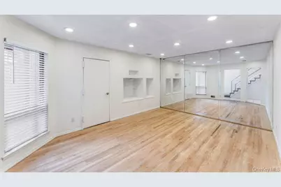 124 Foxwood Drive, Jericho, NY 11753 - Photo 3