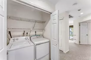 124 Foxwood Dr, Jericho, NY 11753 - Photo 23