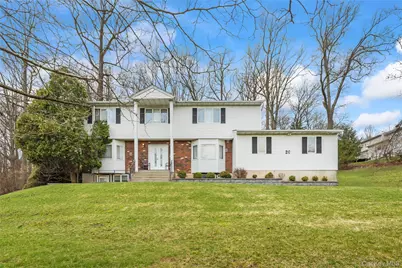 20 Algonquin Circle, Airmont, NY 10952 - Photo 5