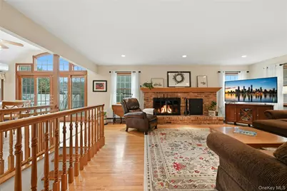 49 Washington Street, Sayville, NY 11782 - Photo 3