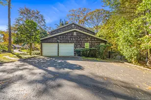 29 Winter Ln, Dix Hills, NY 11746 - Photo 41