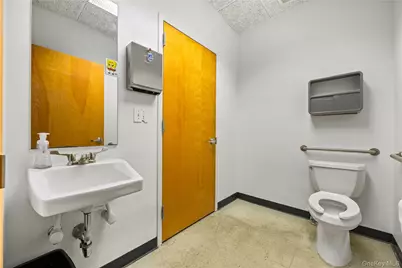 1171 Old Country Road #104, Plainview, NY 11801 - Photo 17