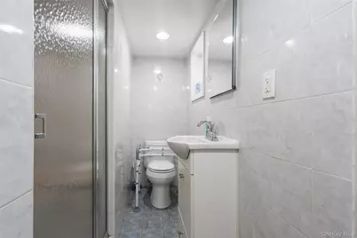 1372 Hollywood Avenue, Bronx, NY 10461 - Photo 27