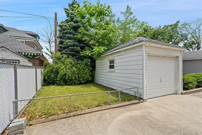 1372 Hollywood Avenue, Bronx, NY 10461 - Photo 33