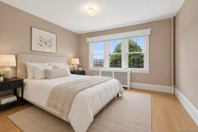 1372 Hollywood Avenue, Bronx, NY 10461 - Photo 15