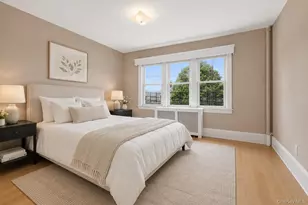 1372 Hollywood Ave, Bronx, NY 10461 - Photo 15