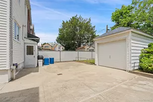 1372 Hollywood Ave, Bronx, NY 10461 - Photo 29