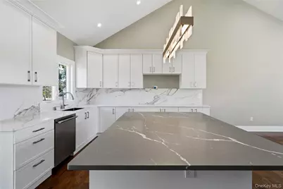 6 Adrienne Drive, Old Bethpage, NY 11804 - Photo 17