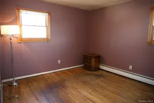 250 Wyona Ave, Lindenhurst, NY 11757 - Photo 9