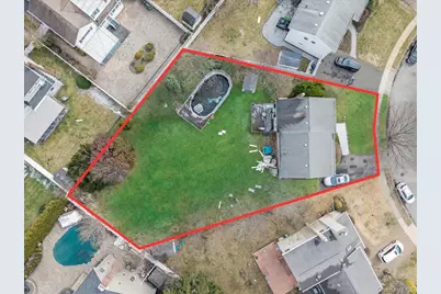 7 Phipps Lane, Plainview, NY 11803 - Photo 13