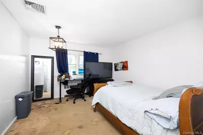 84 Middle Neck Road, Roslyn, NY 11576 - Photo 9