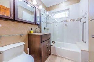 65-11 168th St, Fresh Meadows, NY 11365 - Photo 9