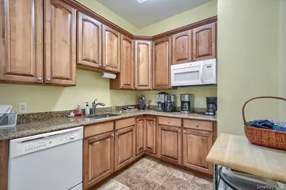 28 N De Baun Avenue #304, Suffern, NY 10901 - Photo 35