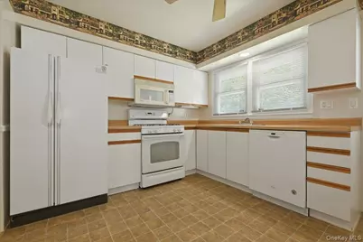2937 Morgan Drive, Wantagh, NY 11793 - Photo 13