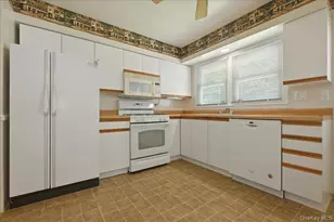 2937 Morgan Dr, Wantagh, NY 11793 - Photo 13
