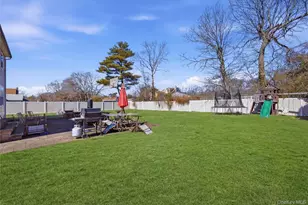 63 Pinedale Ave, Farmingville, NY 11738 - Photo 33