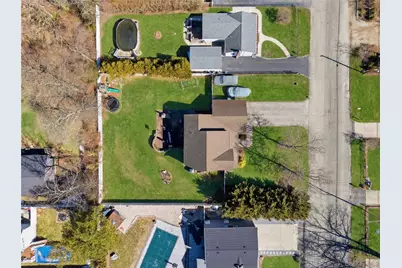 63 Pinedale Avenue, Farmingville, NY 11738 - Photo 3