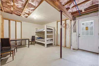 63 Pinedale Avenue, Farmingville, NY 11738 - Photo 27