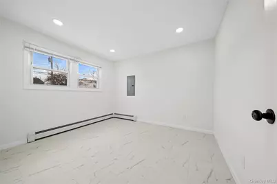 55 Schleigel Boulevard, Farmingdale, NY 11735 - Photo 7