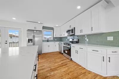 55 Schleigel Boulevard, Farmingdale, NY 11735 - Photo 17