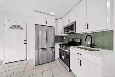 55 Schleigel Boulevard, Farmingdale, NY 11735 - Photo 9