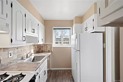 226-10 Manor Road #Upper, Queens Village, NY 11427 - Photo 11