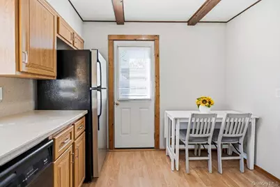 303 Kansas Street, Lindenhurst, NY 11757 - Photo 7