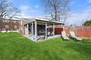 303 Kansas St, Lindenhurst, NY 11757 - Photo 19