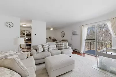 12 Field Court #J, Fishkill, NY 12524 - Photo 5