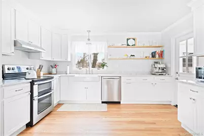 11 Bieselin Road, Bellport, NY 11713 - Photo 7