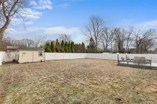 89 Cotter St, West Islip, NY 11795 - Photo 21