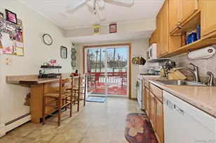 30 Middle Dr, Huntington, NY 11743 - Photo 7