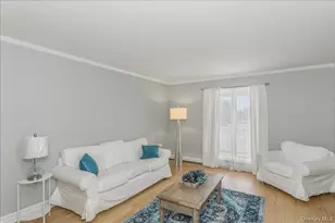 949 Union St, Bohemia, NY 11716 - Photo 7