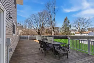 949 Union St, Bohemia, NY 11716 - Photo 35