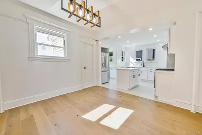 108 N Forest Avenue, Rockville Centre, NY 11570 - Photo 7