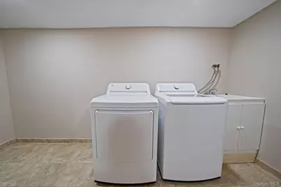 1027 Windermere Road, Franklin Square, NY 11010 - Photo 37