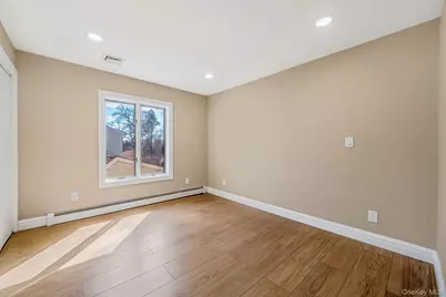 1027 Windermere Road, Franklin Square, NY 11010 - Photo 23