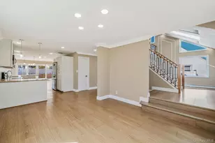 1027 Windermere Rd, Franklin Square, NY 11010 - Photo 17