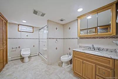 1027 Windermere Road, Franklin Square, NY 11010 - Photo 35